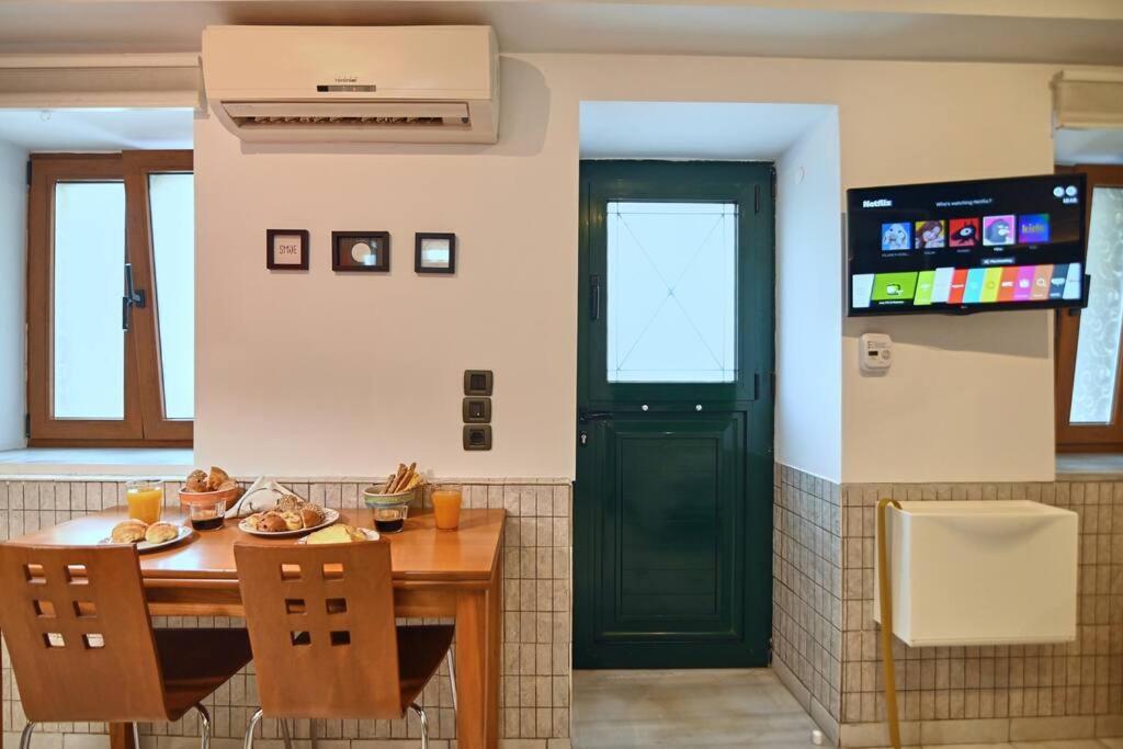 #Tyrtaiou Modern Design Studio Mytilene Luaran gambar