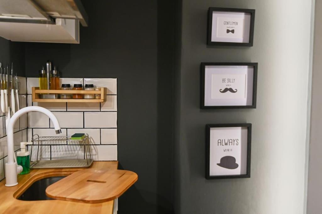 #Tyrtaiou Modern Design Studio Mytilene Luaran gambar