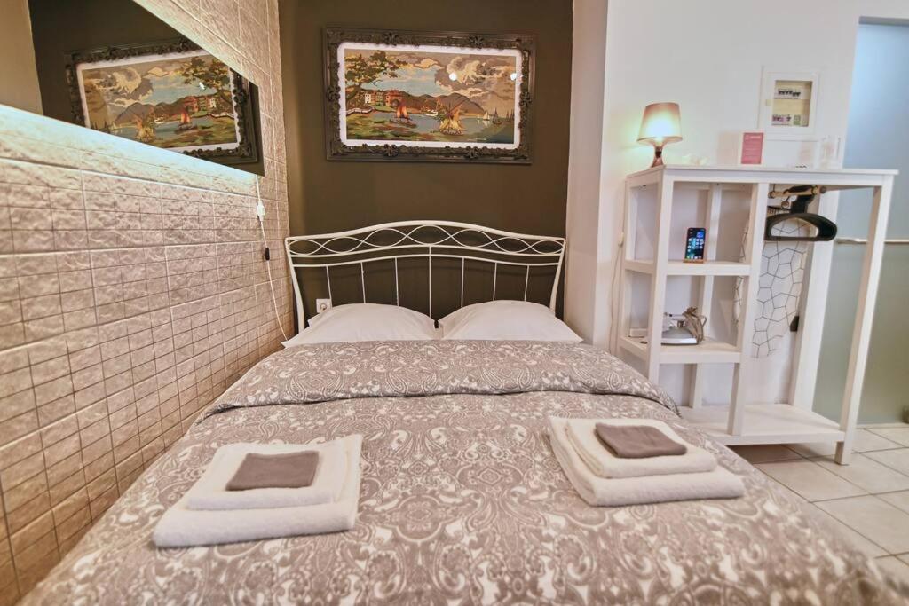 #Tyrtaiou Modern Design Studio Mytilene Luaran gambar